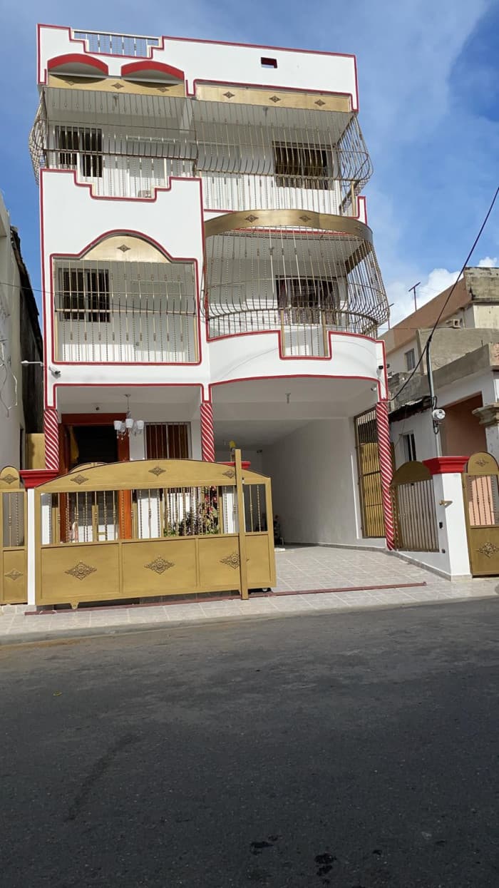 VENTA DE CASA EN BUENOS AIRES CON 5 HABITACIONES  - foto 1