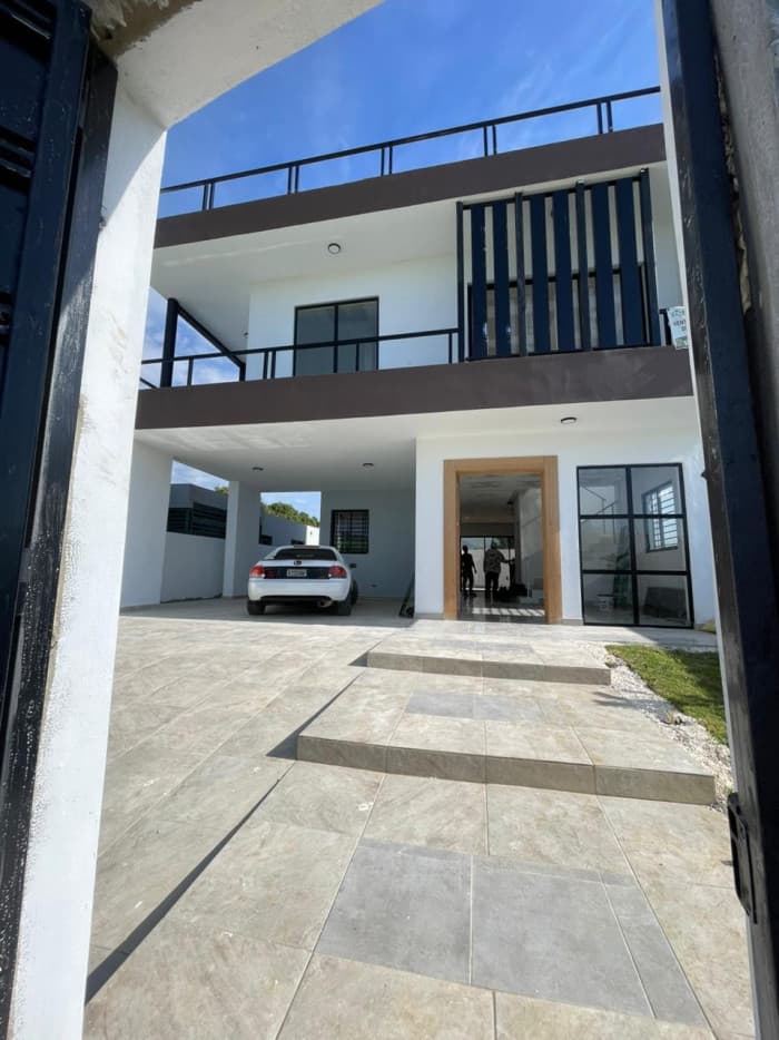 VENTA DE CASA FRENTE AL JARDIN BOTANICO SANTIAGO - foto 1