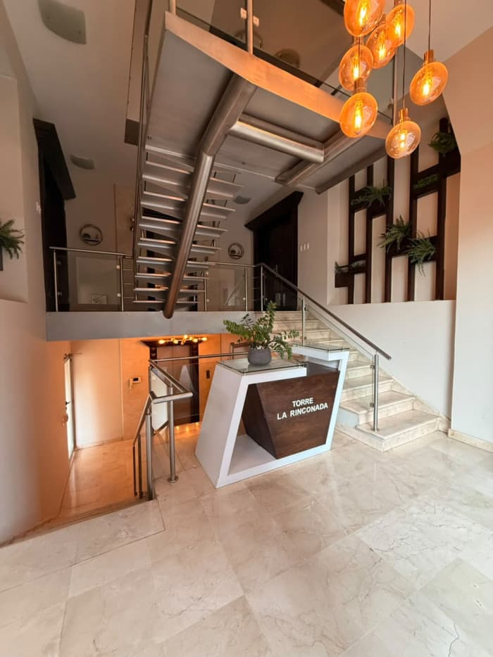VENTA DE PRIMER NIVEL TORRE LA RINCONADA ,LA ESMERALDA  - foto 1