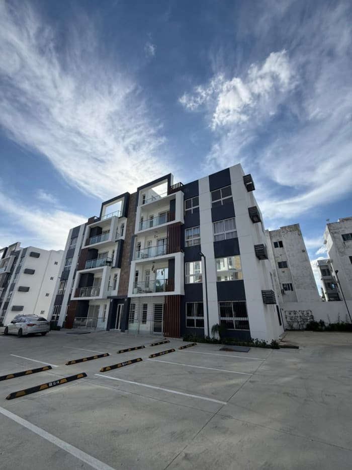 VENTA DE  APARTAMENTOS CON PISCINA LOS RIELES , GURABO  - foto 1