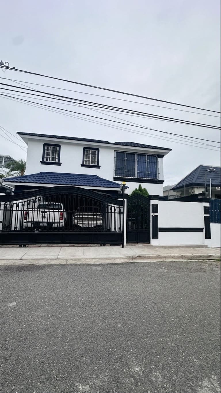 VENTA DE CASA EN LOS JARDINES DEL NORTE  SANTIAGO - foto 1