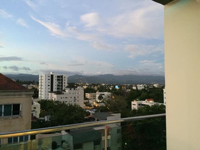 Apartamento semi-amueblado en alquiler en La Esmeralda! - foto 1