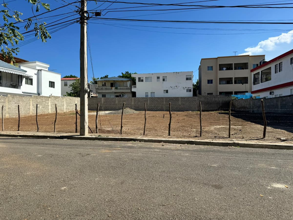 VENTA DE TERRENO PARA PROYECTO EN ARROYO HONDO - foto 1