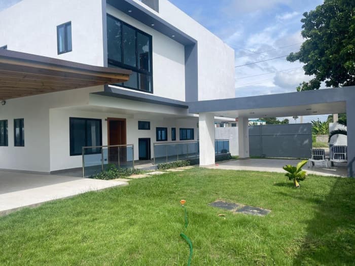 VENTA DE CASA 2 NIVELES CON PISCINA EN  PUÑAL SANTIAGO - foto 1