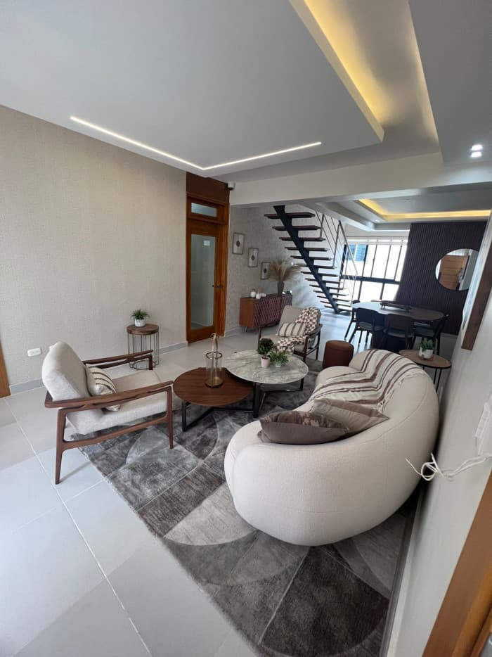 VENTA DE AMPLIO Y ACOGEDOR PENTHOUSE EN EL DORADO  - foto 2