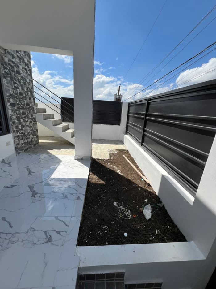 VENTA DE CASA CERCA SUPERMERCADO BRAVO , BANCO POPULAR - foto 4