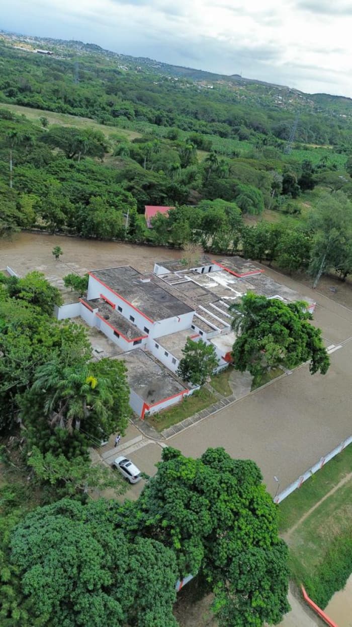 Venta o Alquiler  de local comercial en La Canela  - foto 2