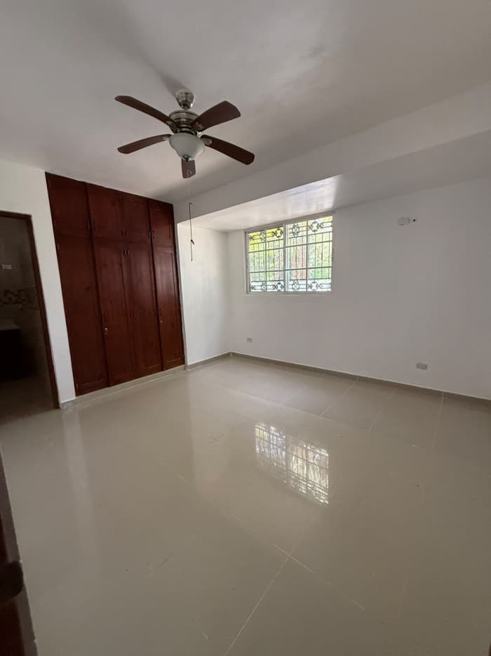 VENTA DE CASA FRENTE AL ASILO MAO VALVERDE  - foto 9