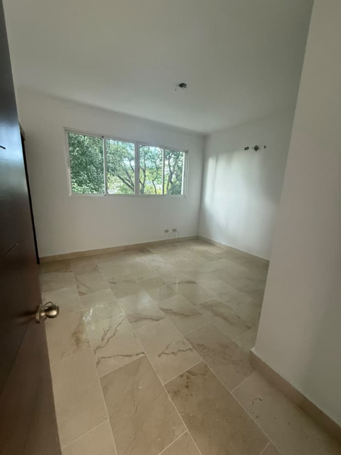 VENTA/ RENTA  DE APARTAMENTO TORRE ALMIRANTE. - foto 11