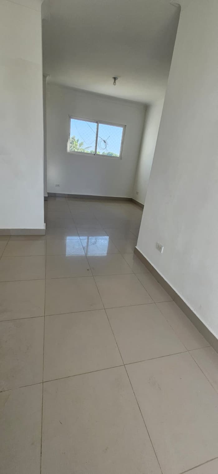  VENTA DE APARTAMENTO 4.TO NIVEL  LOS LLANOS DE GURABO  - foto 4