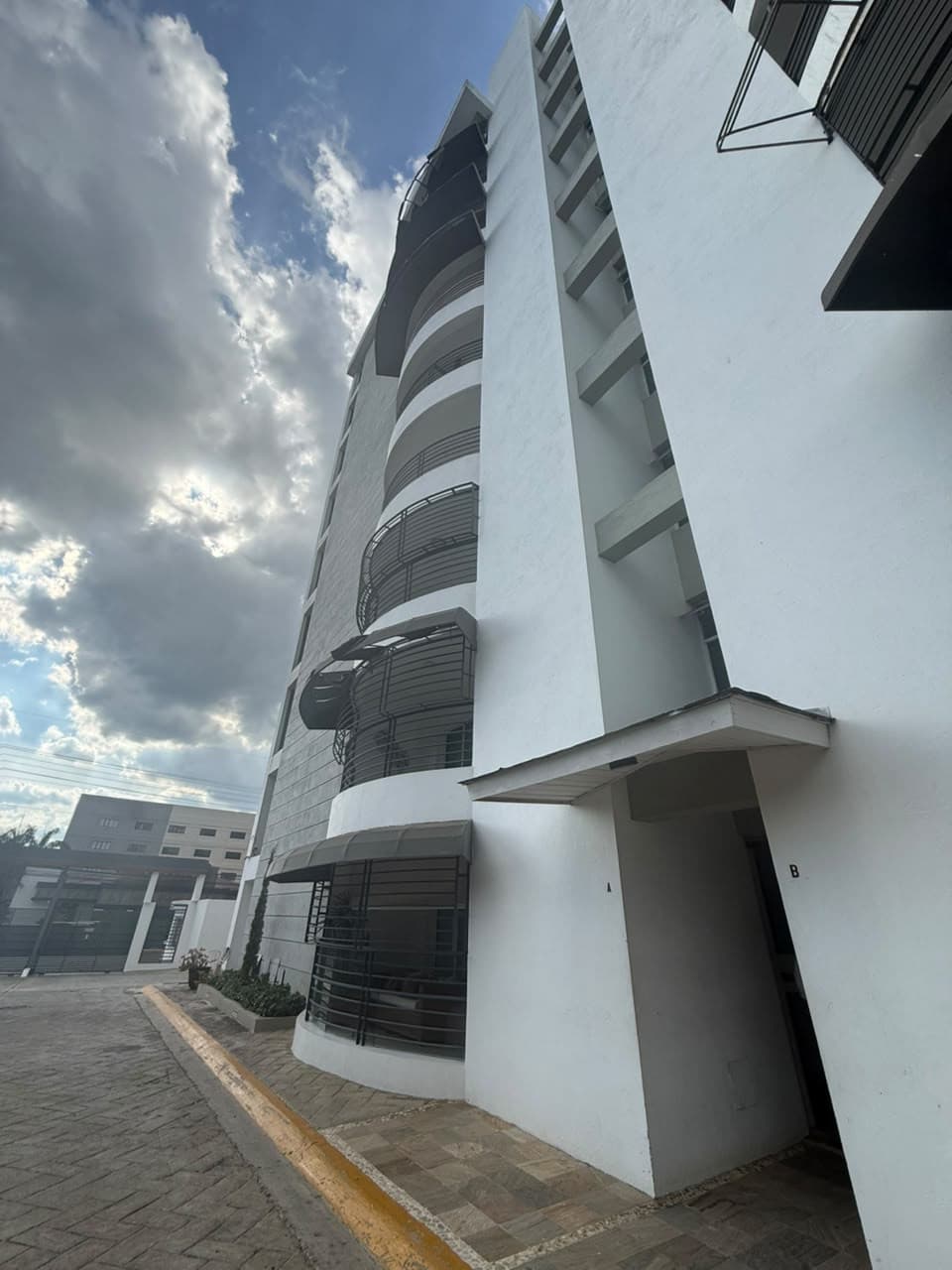 VENTA/ RENTA  DE APARTAMENTO TORRE ALMIRANTE. - foto 2