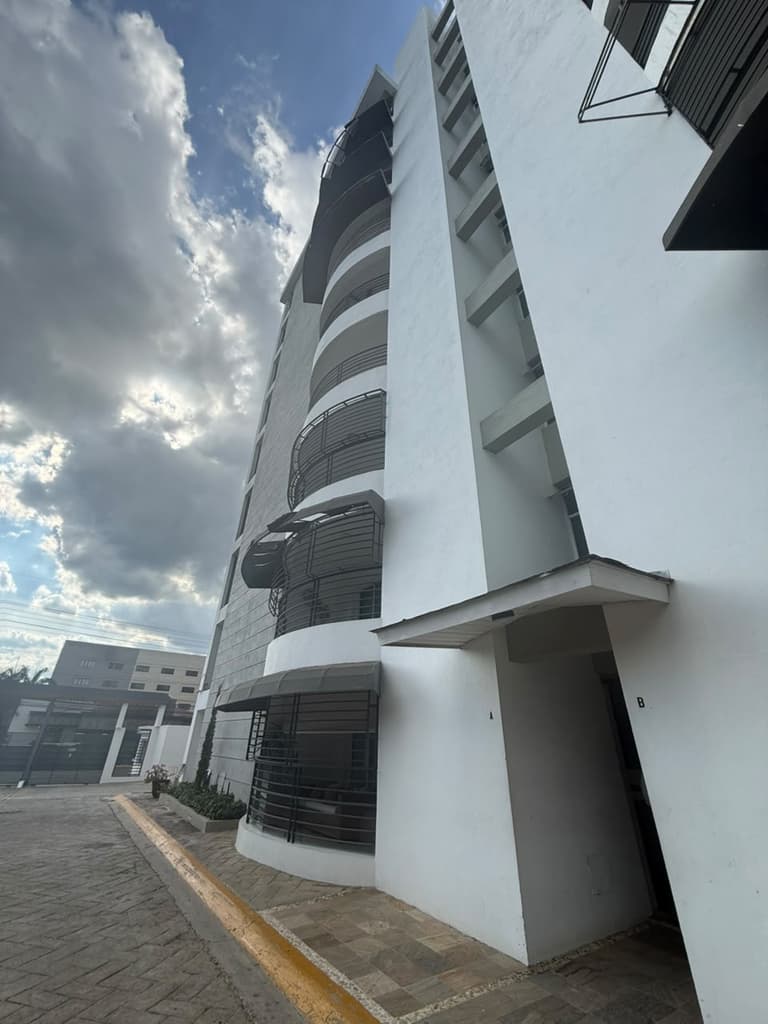 VENTA/ RENTA  DE APARTAMENTO TORRE ALMIRANTE. - foto 2