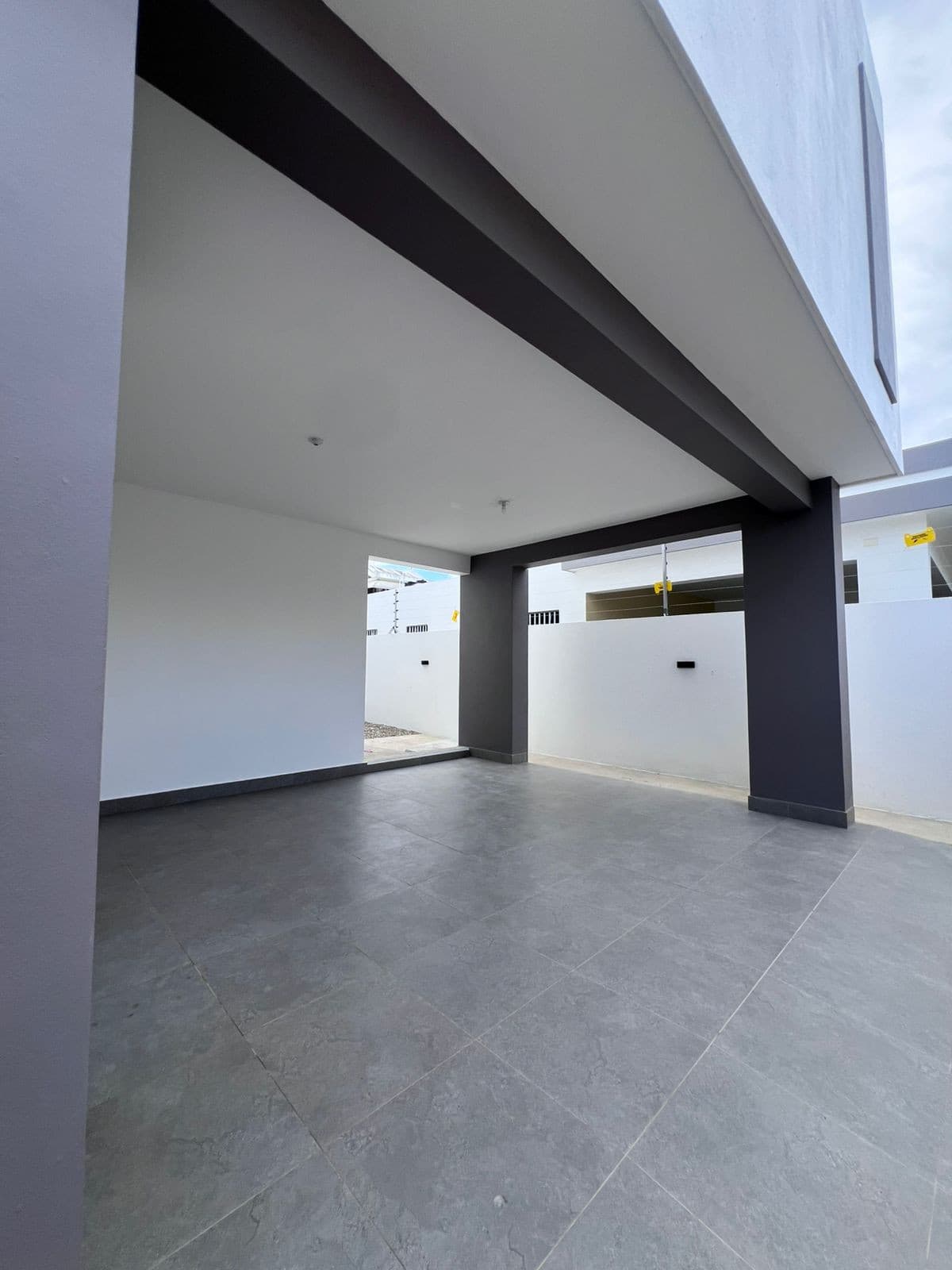 VENTA DE CASA DE DOS NIVELES EN SANTIAGO - foto 2