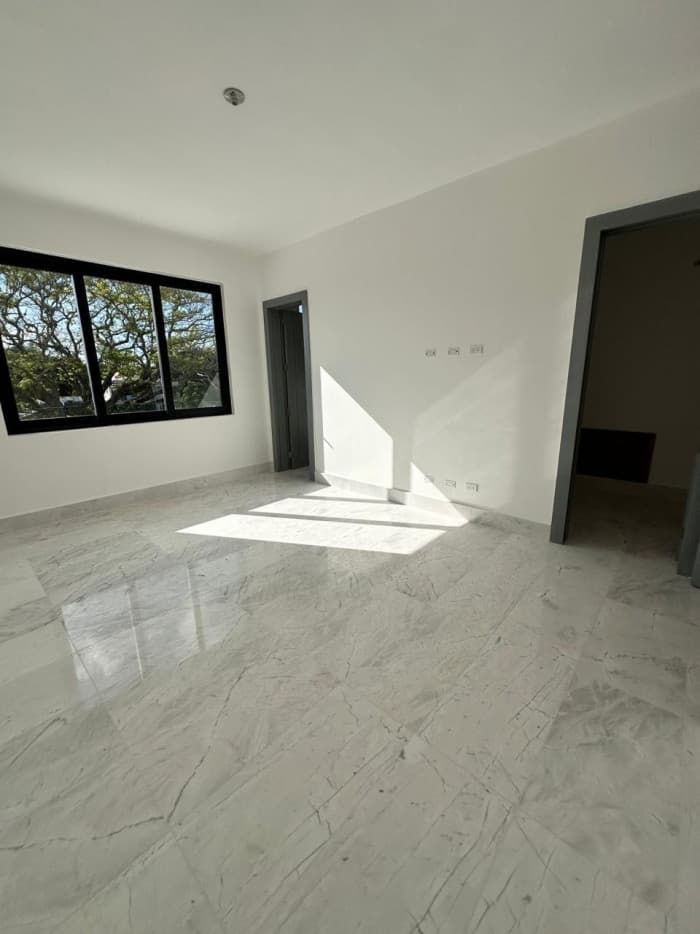 EN VENTA EXCLUSIVA CASA EN LAS CARMELITAS, SANTIAGO - foto 2