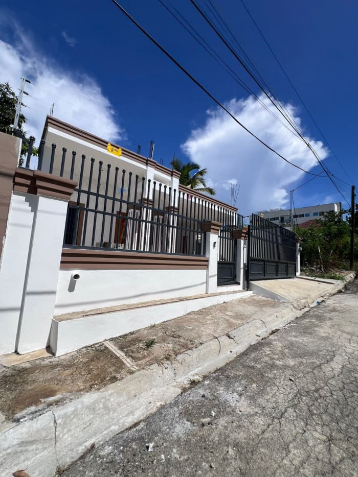 VENTA DE CASA EN CERRO DON ANTONIO JOAQUIN BALAGUER  - foto 2