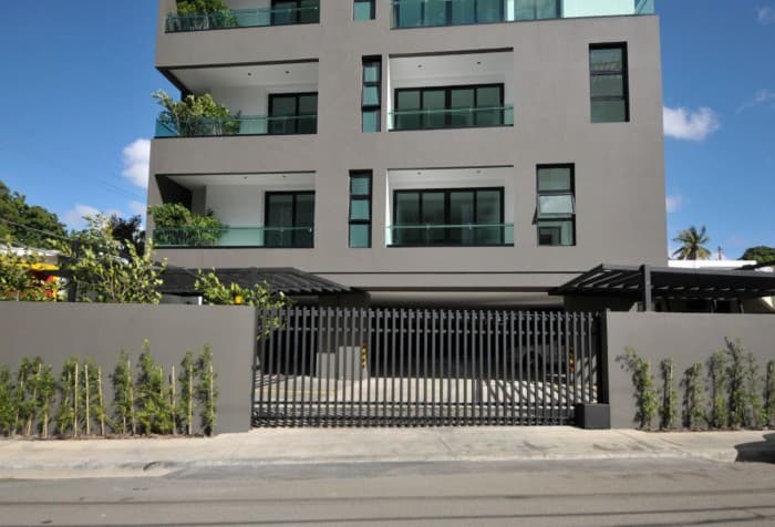 VENTA DE TORRE DE APARTAMENTOS EN LA ESMERALDA - foto 2