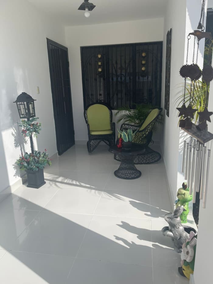 VENTA DE CASA CON PATIO EN LLANOS DE GURABO  - foto 3