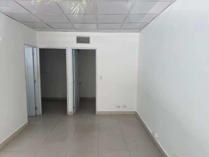 LOCAL COMERCIAL EN ALQUILER EN PLAZA RAMBLAS BOULEVARD  - foto 4