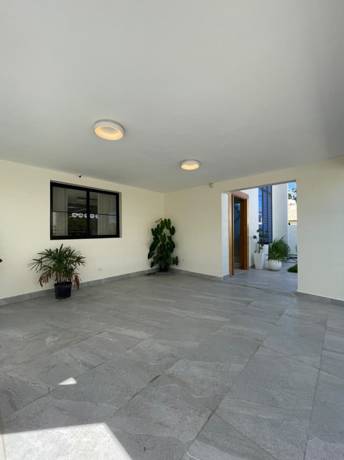 VENTA DE CASA AMUEBLADA  EL DORAL CORONA PLAZA  - foto 2