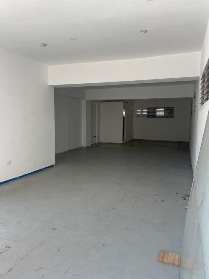 LOCAL CORMECIAL EN ALQUILER SANTIAGO - foto 3