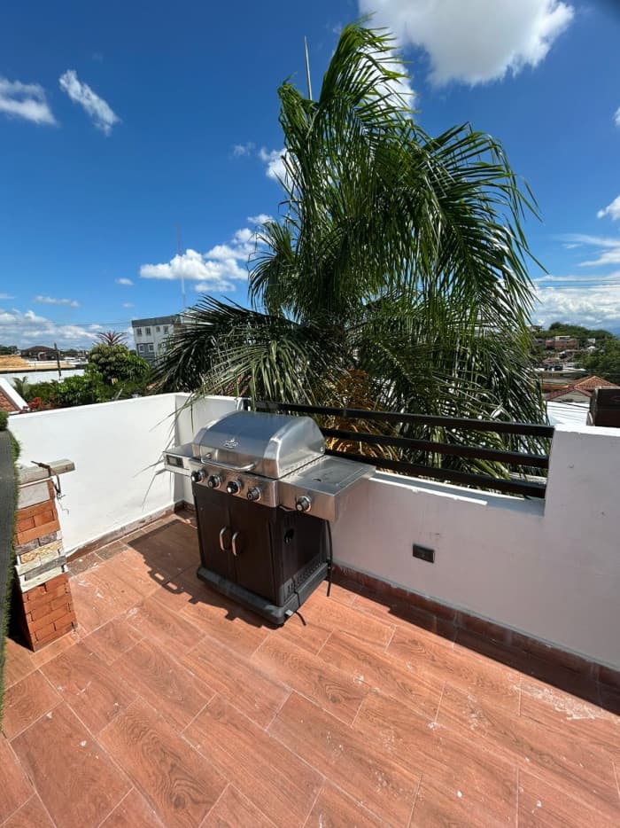 VENTA DE CASA DE TRES NIVELES EN LOS PRADOS - foto 4