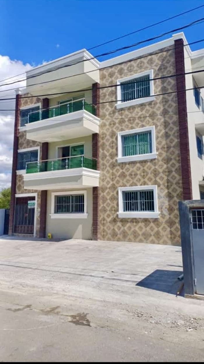 VENTA APARTAMENTO PRÓXIMO AL HOMS AUTOPISTA DUARTE - foto 2