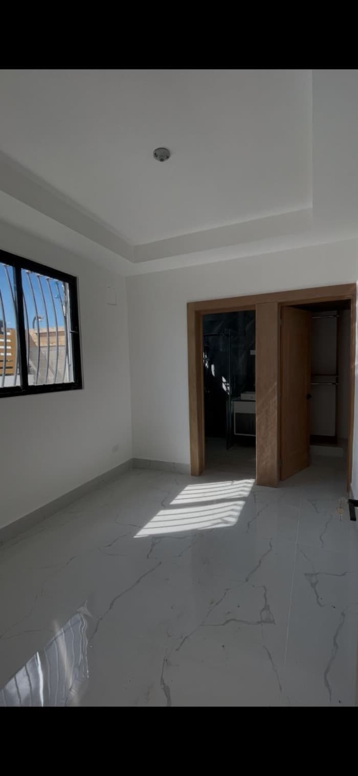 VENTA DE CASA EN LLANOS DE GURABO - foto 2