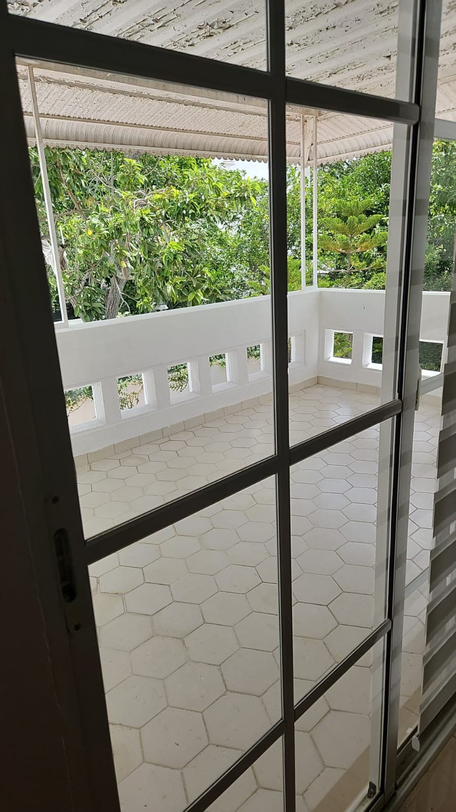 LOCAL COMERCIAL EN ALQUILER EN LOS CERROS DE GURABO - foto 2