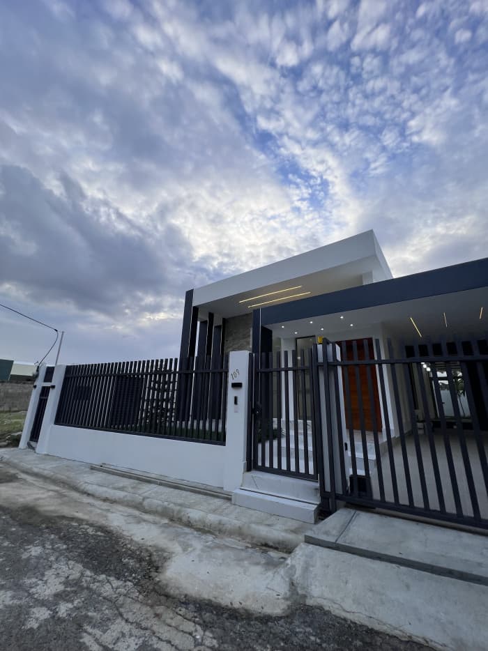 VENTA DE CASA EN PROYECTO CERRADO EN LLANOS DE GURABO  - foto 2