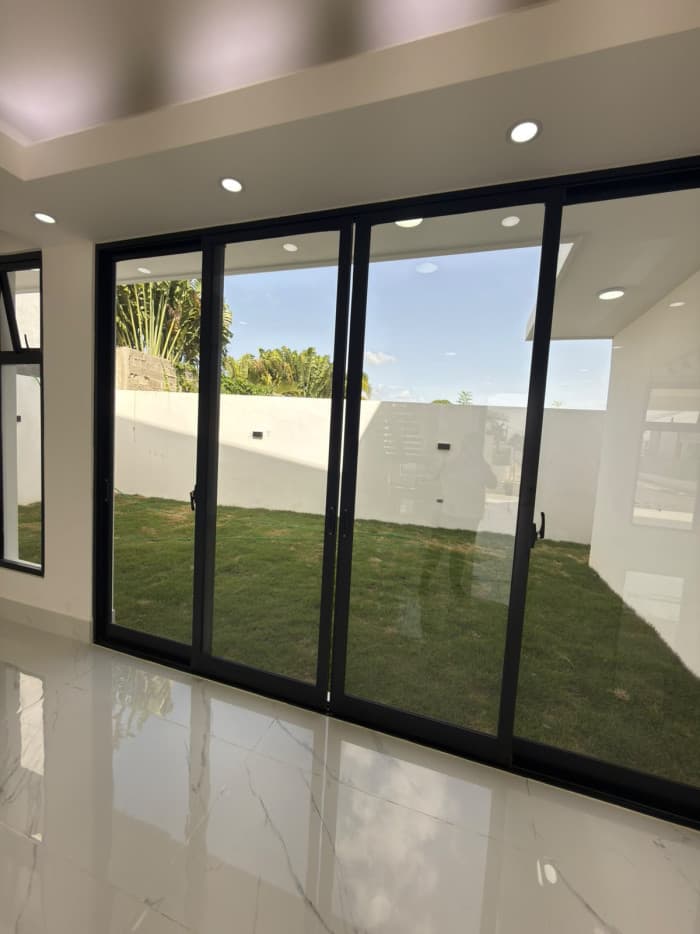 VENTA DE CASA CON  PATIO EN  LLANOS DE GURABO - foto 4