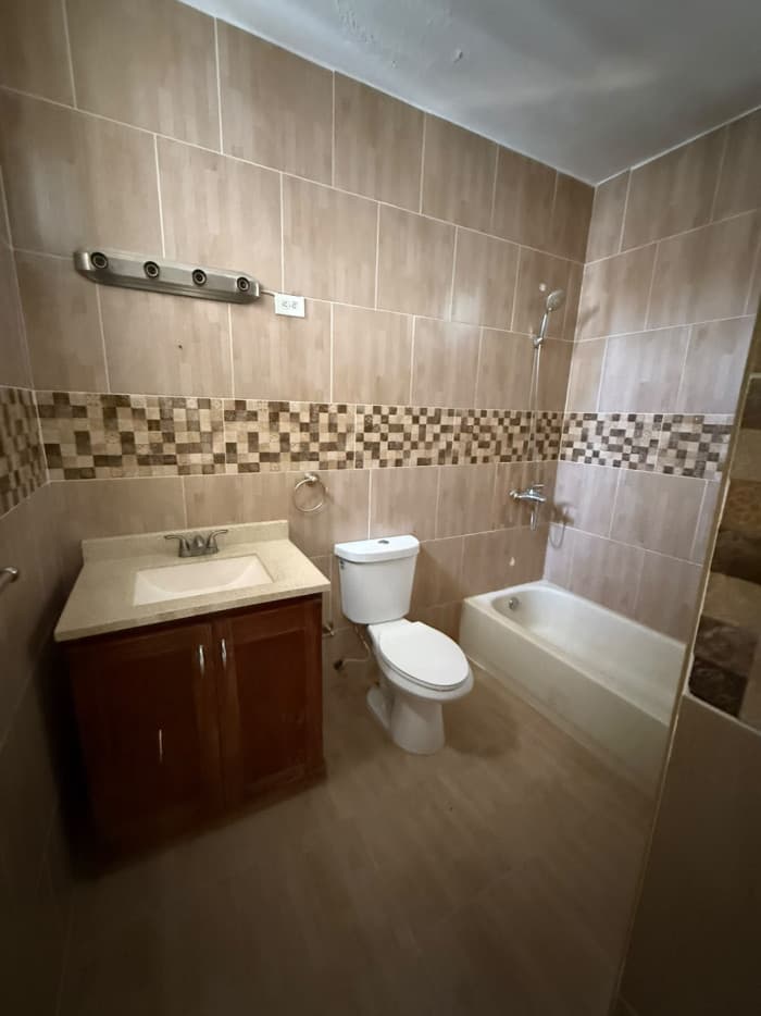 VENTA DE CASA FRENTE AL ASILO MAO VALVERDE  - foto 11