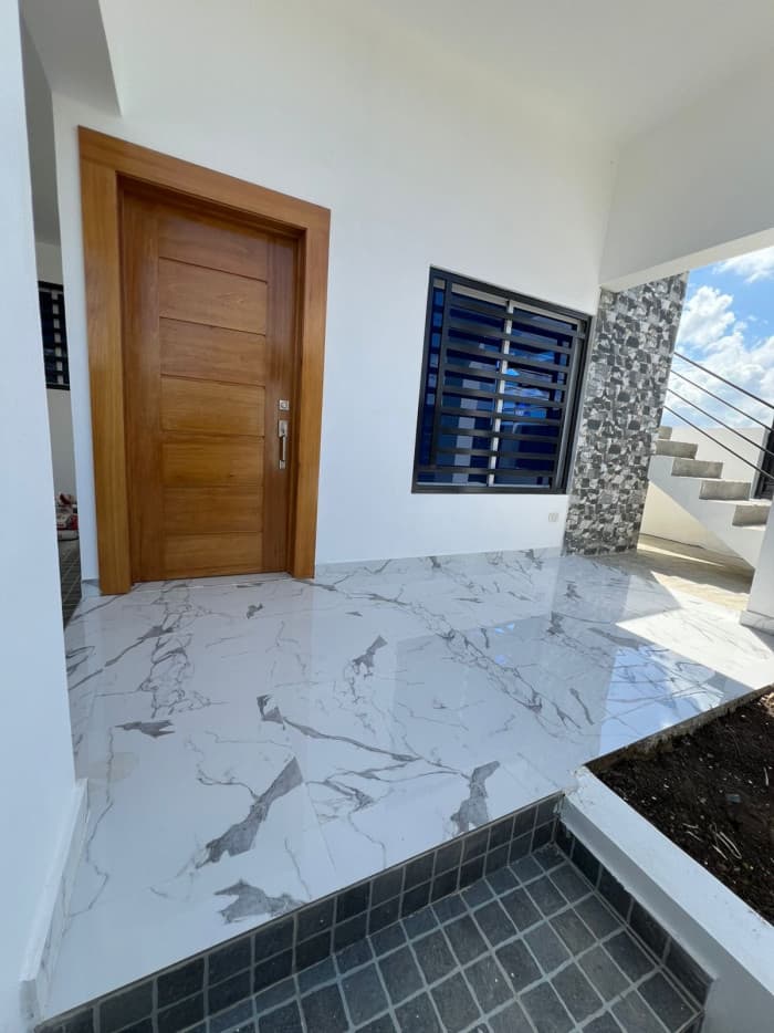 VENTA DE CASA CERCA SUPERMERCADO BRAVO , BANCO POPULAR - foto 2