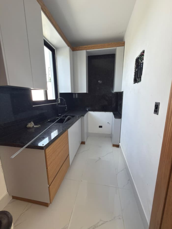 VENTA DE CASA CON  PATIO EN  LLANOS DE GURABO - foto 3