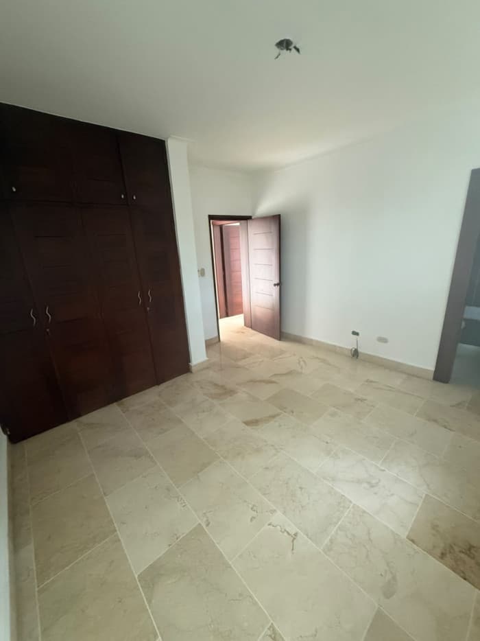 VENTA/ RENTA  DE APARTAMENTO TORRE ALMIRANTE. - foto 12