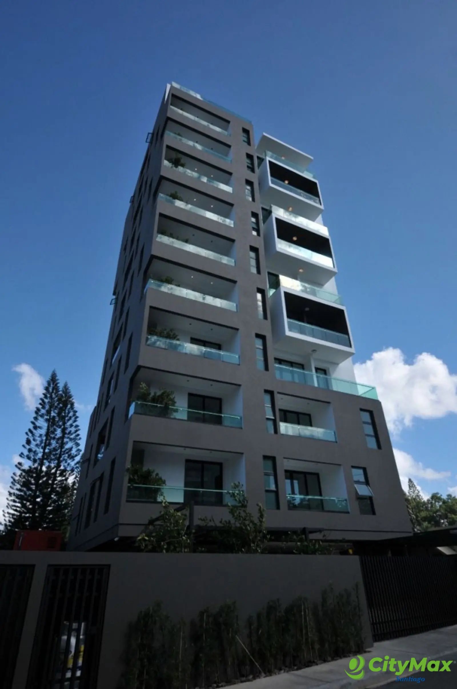 VENTA DE TORRE DE APARTAMENTOS EN LA ESMERALDA - foto 1