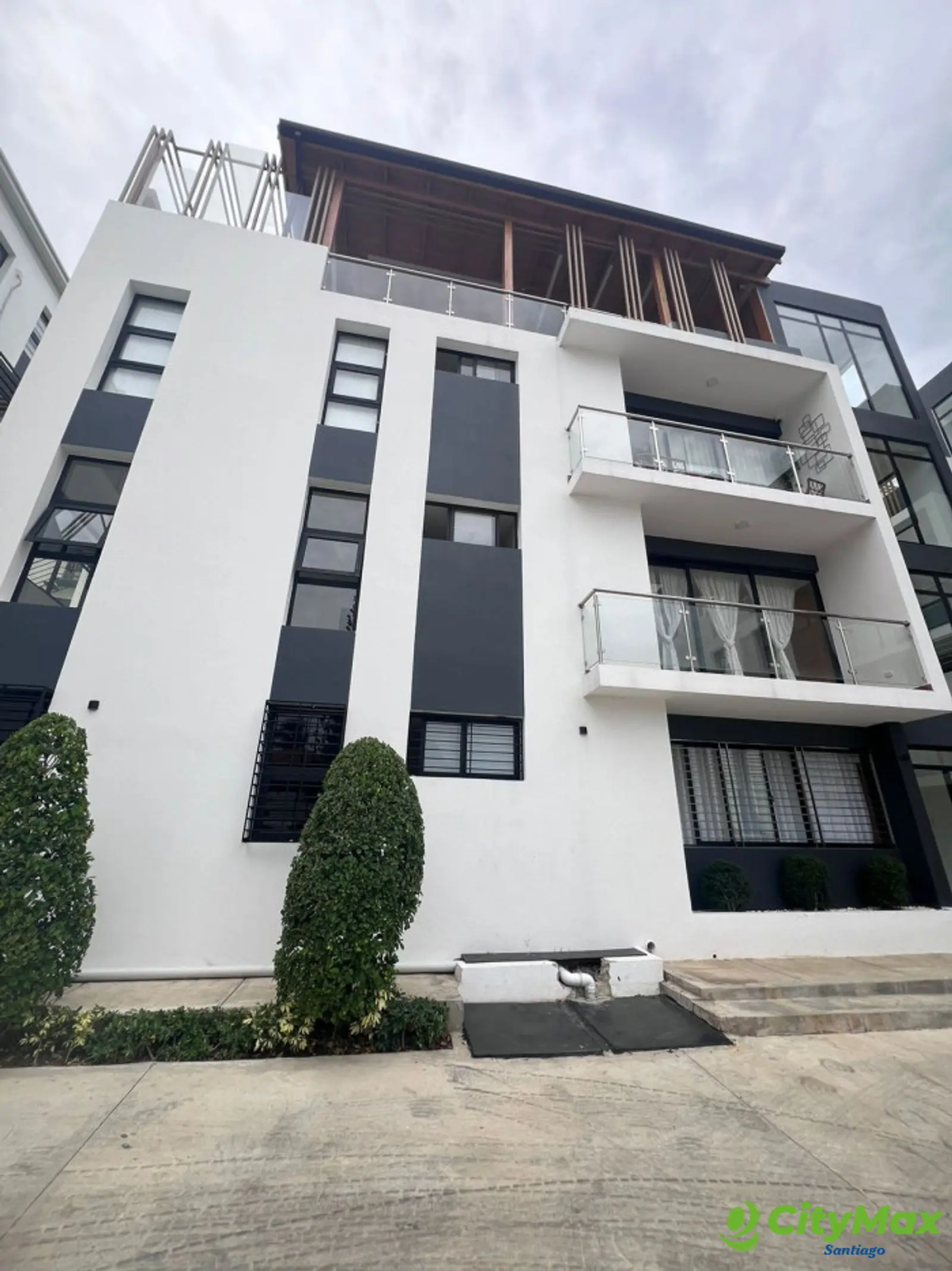 VENTA DE AMPLIO Y ACOGEDOR PENTHOUSE EN EL DORADO  - foto 1