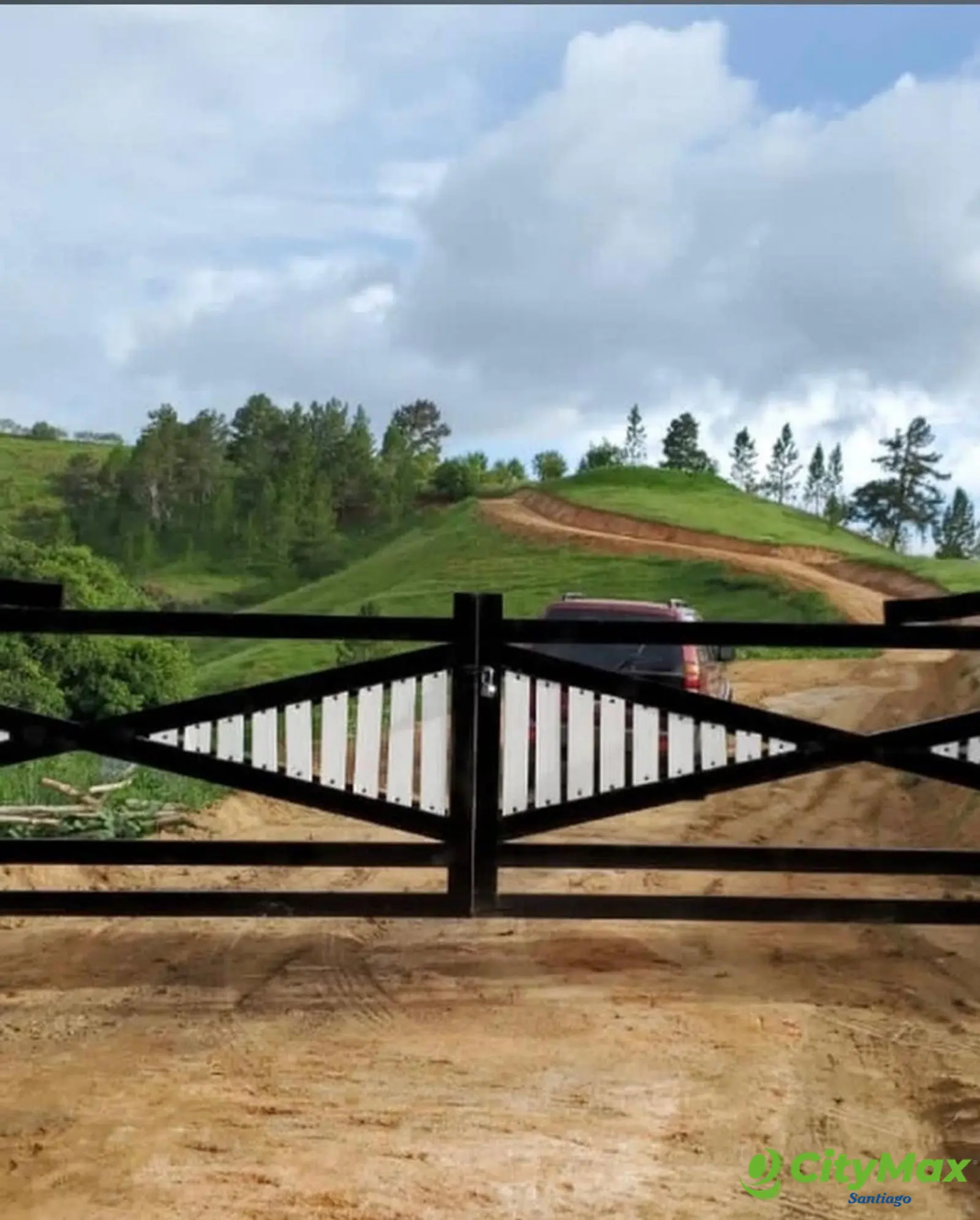 VENTA DE TERRENO EN SAJOMA, LOS MONTONES - Entrada principal al proyecto
