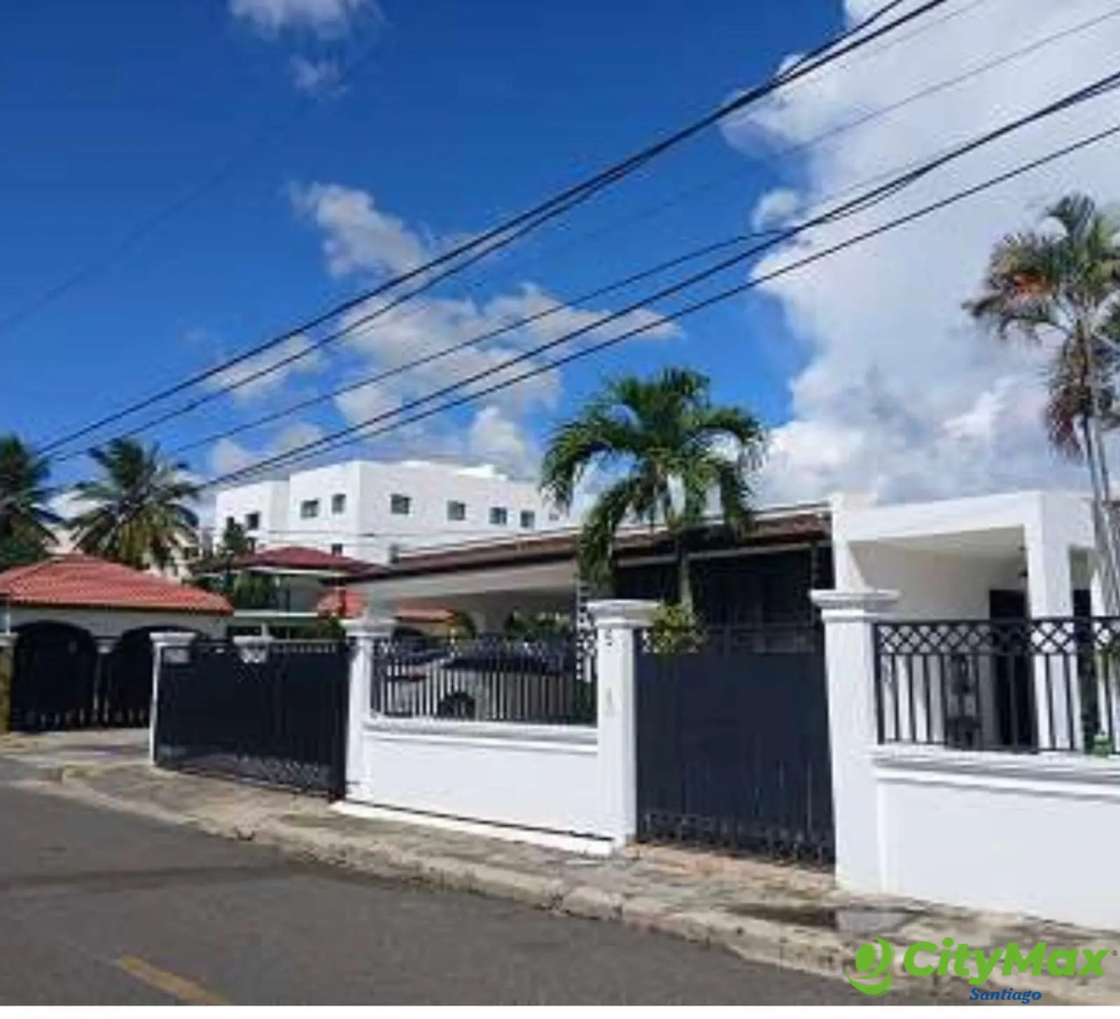 VENTA DE CASA CON PATIO EN LLANOS DE GURABO - foto 1