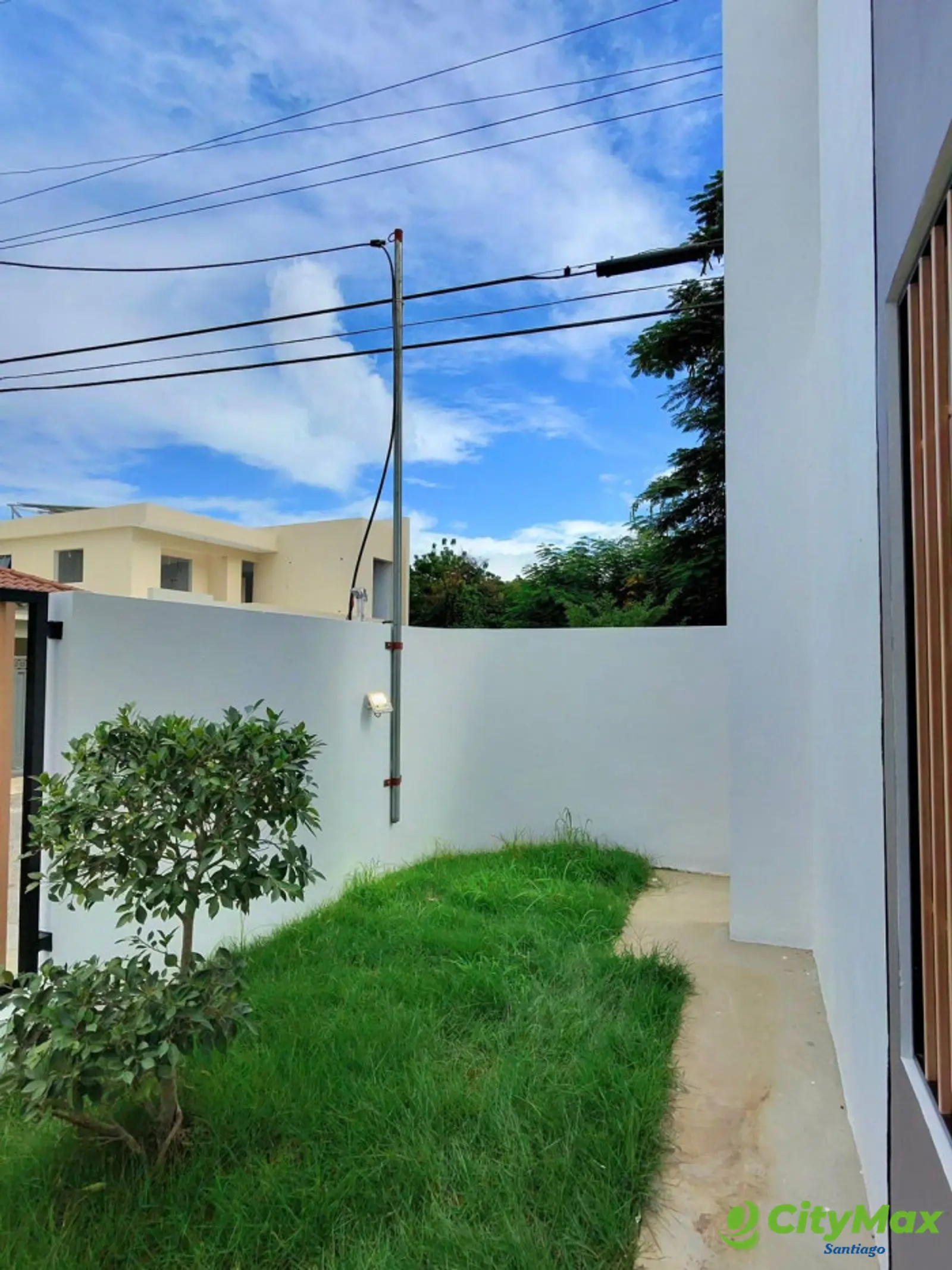 VENTA DE CASA DE DOS NIVELES EN SANTIAGO - foto 4