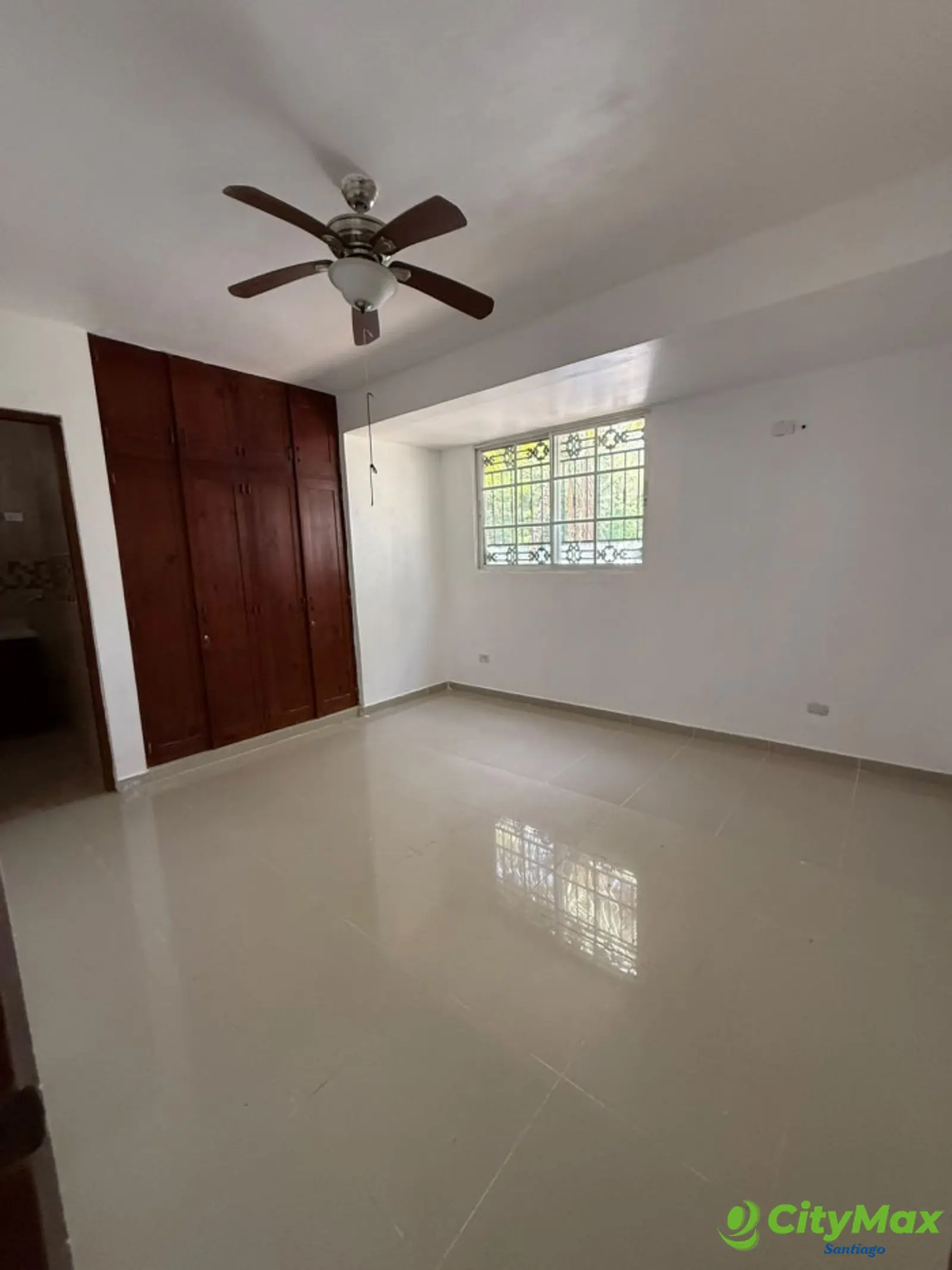 VENTA DE CASA FRENTE AL ASILO MAO VALVERDE - foto 9