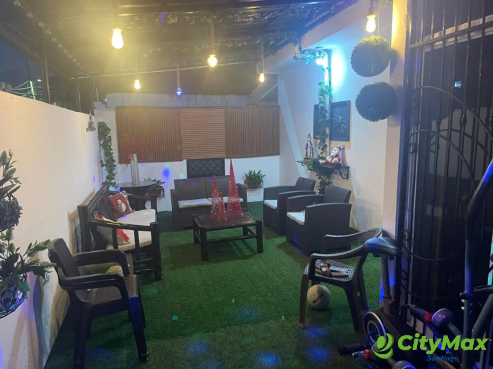 VENTA DE CASA CON PATIO EN LLANOS DE GURABO - foto 6