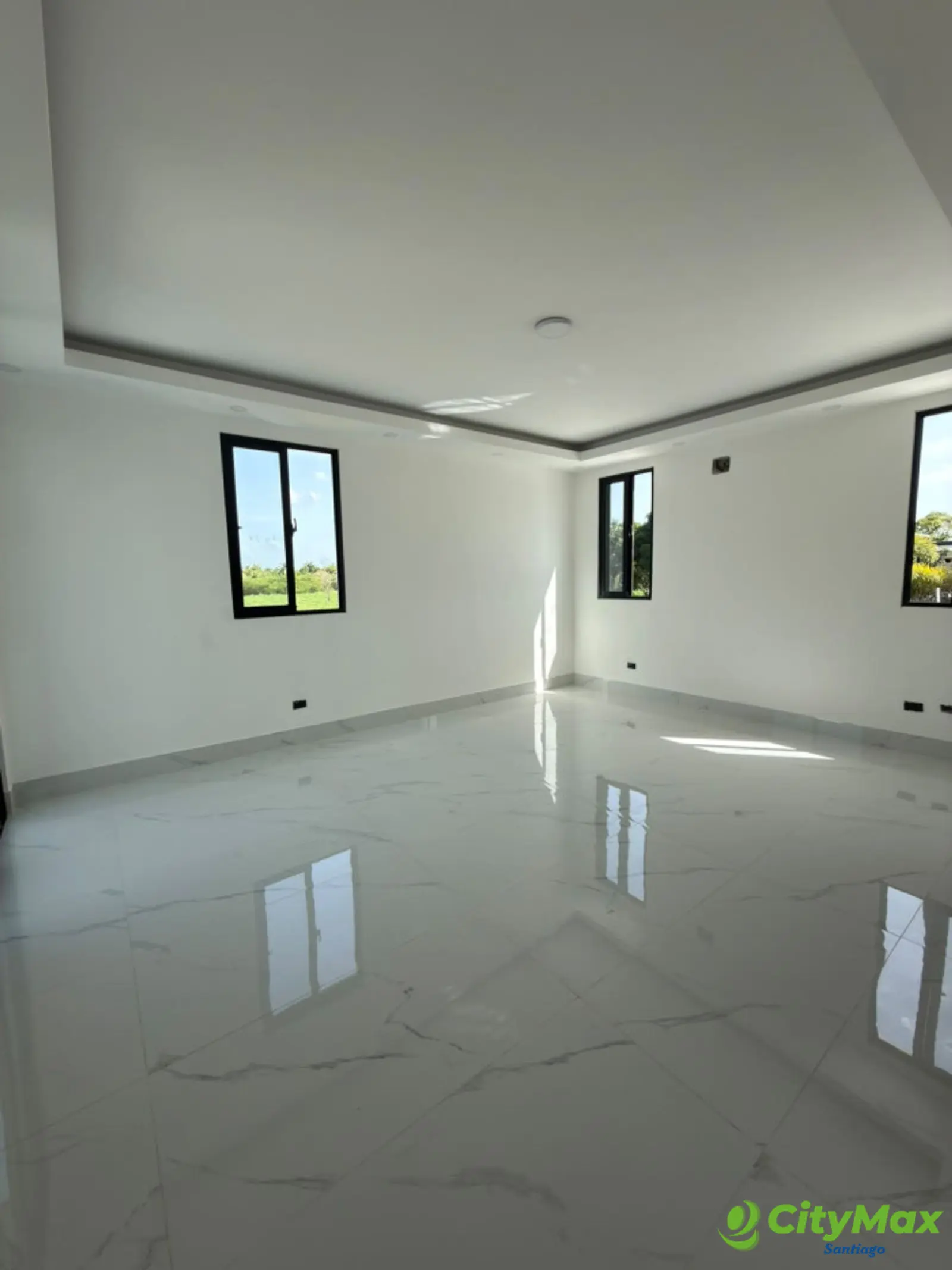 VENTA DE CASA CON  PATIO EN  LLANOS DE GURABO - foto 10