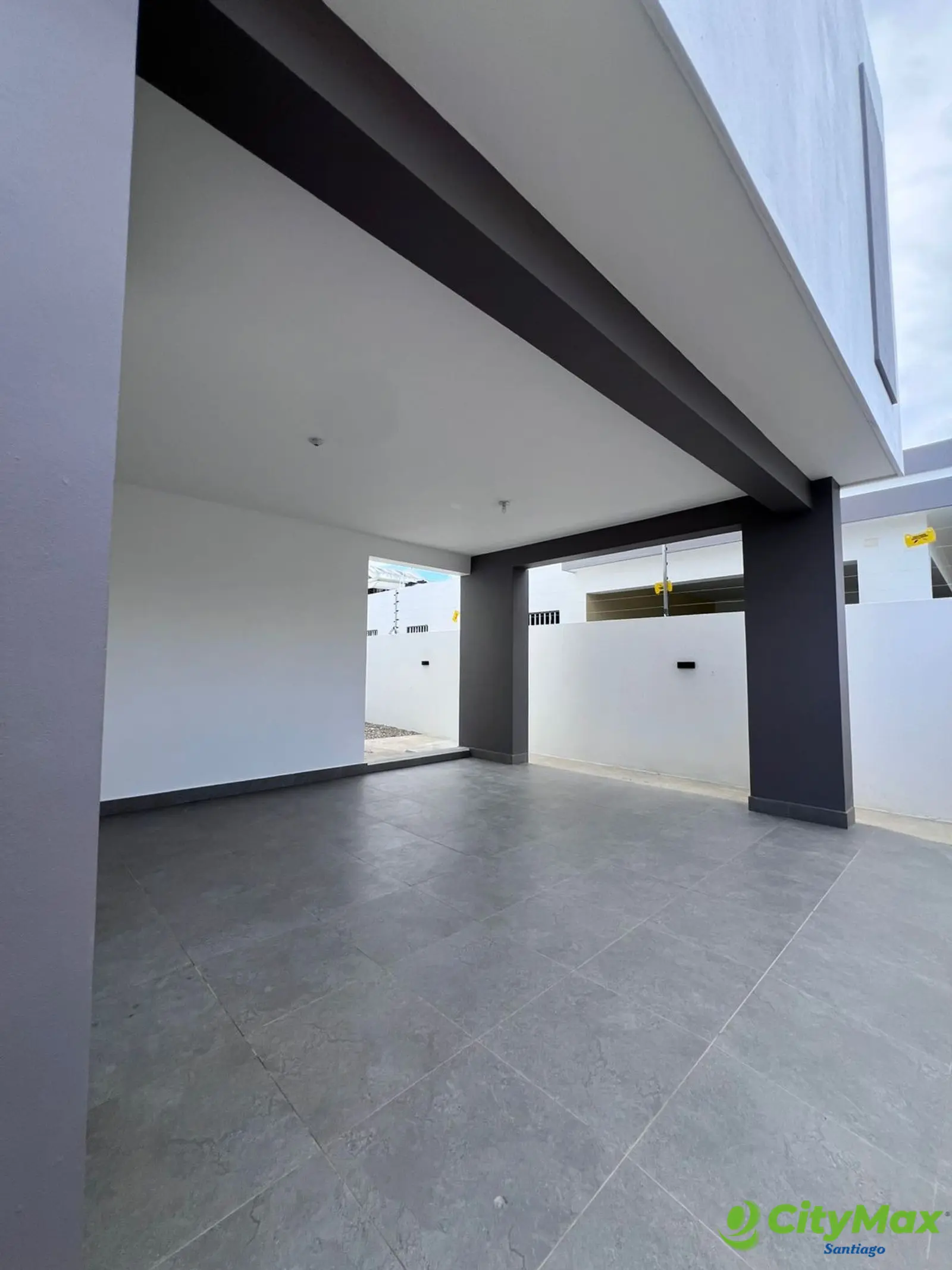 VENTA DE CASA DE DOS NIVELES EN SANTIAGO - foto 2