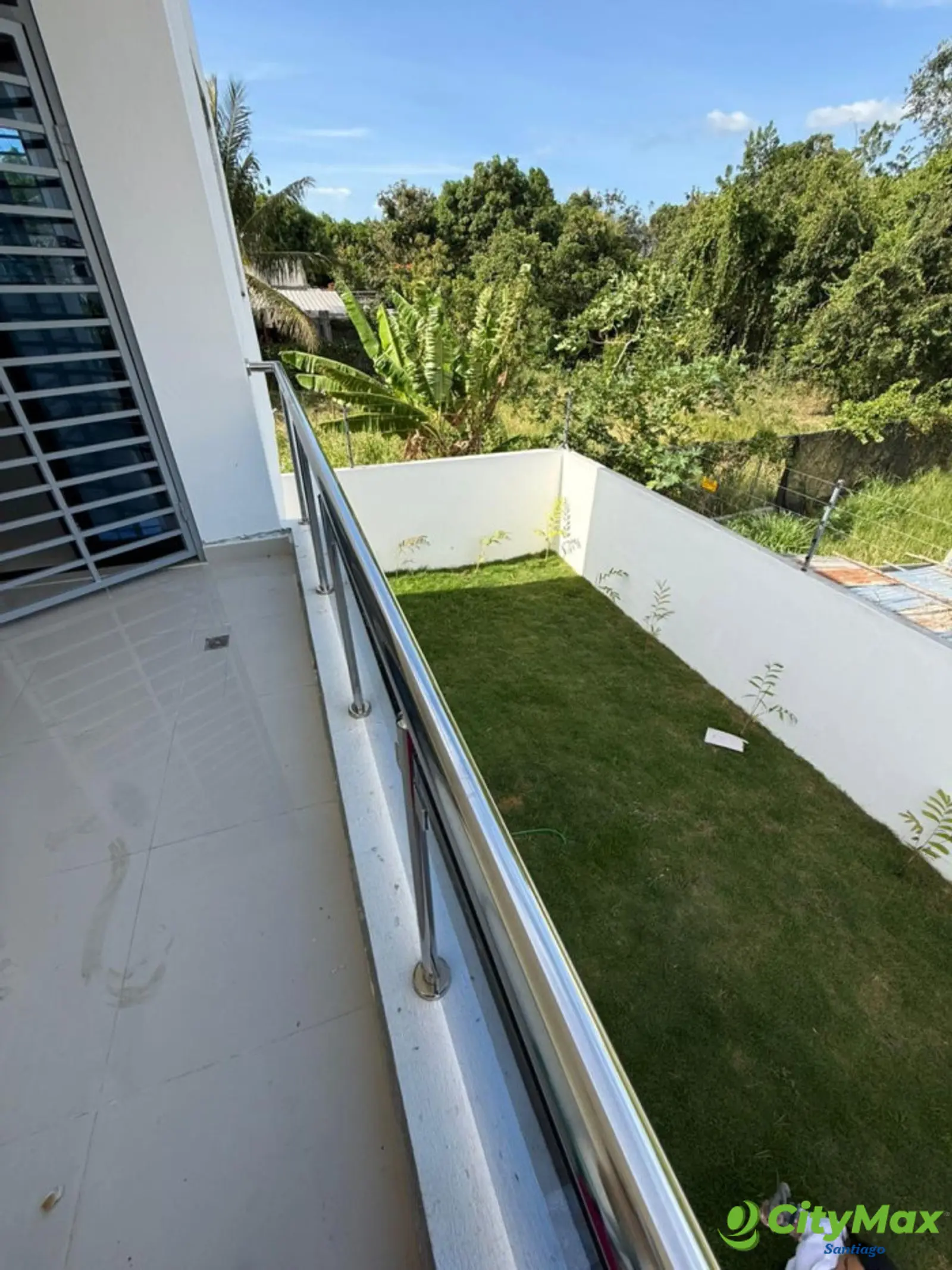 VENTA DE CASA CON PATIO EN LOS LLANOS DE GURABO - foto 6