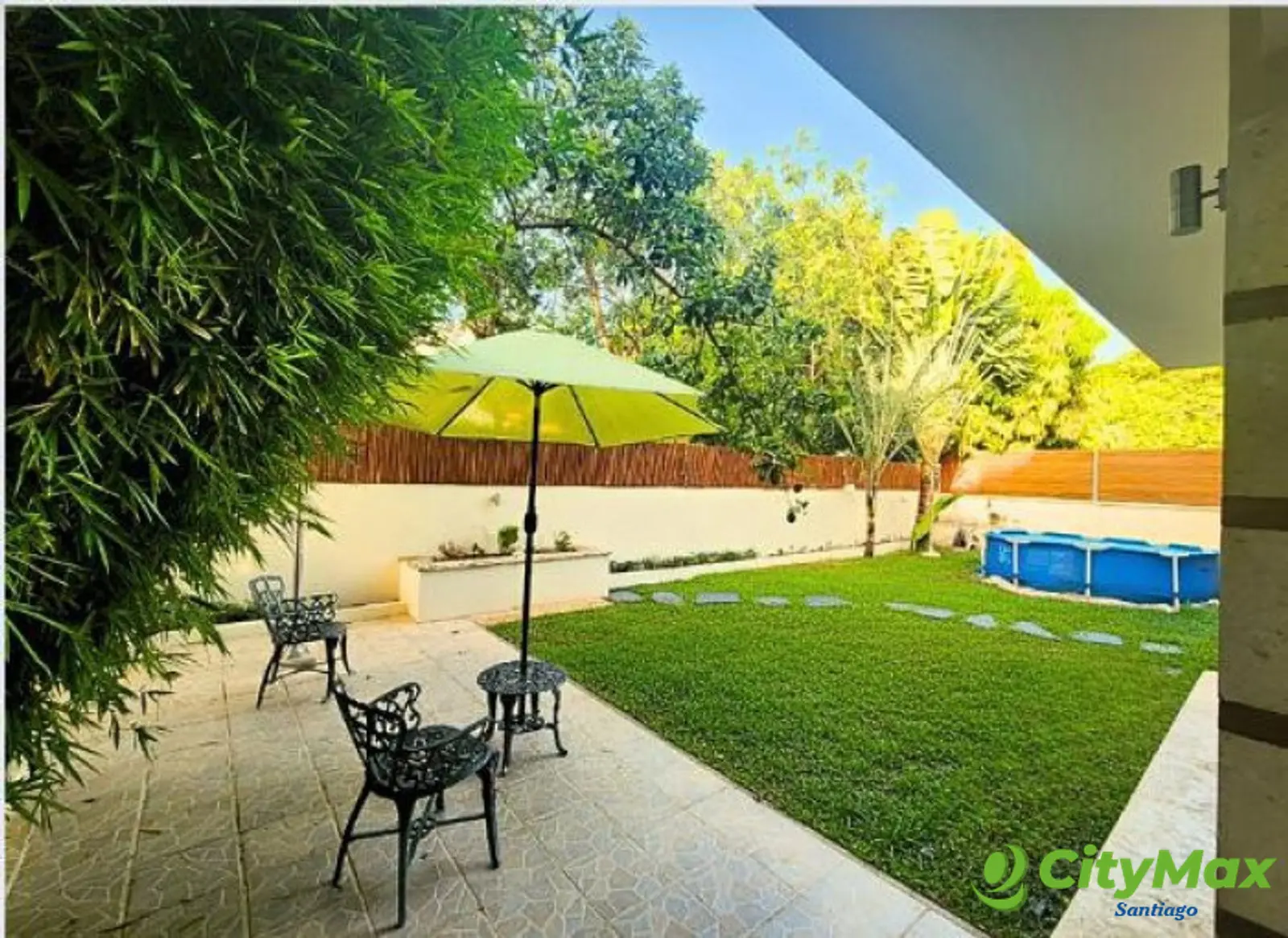 VENTA DE CASA CON AMPLIO PATIO EN LAS CARMELITAS  - foto 6