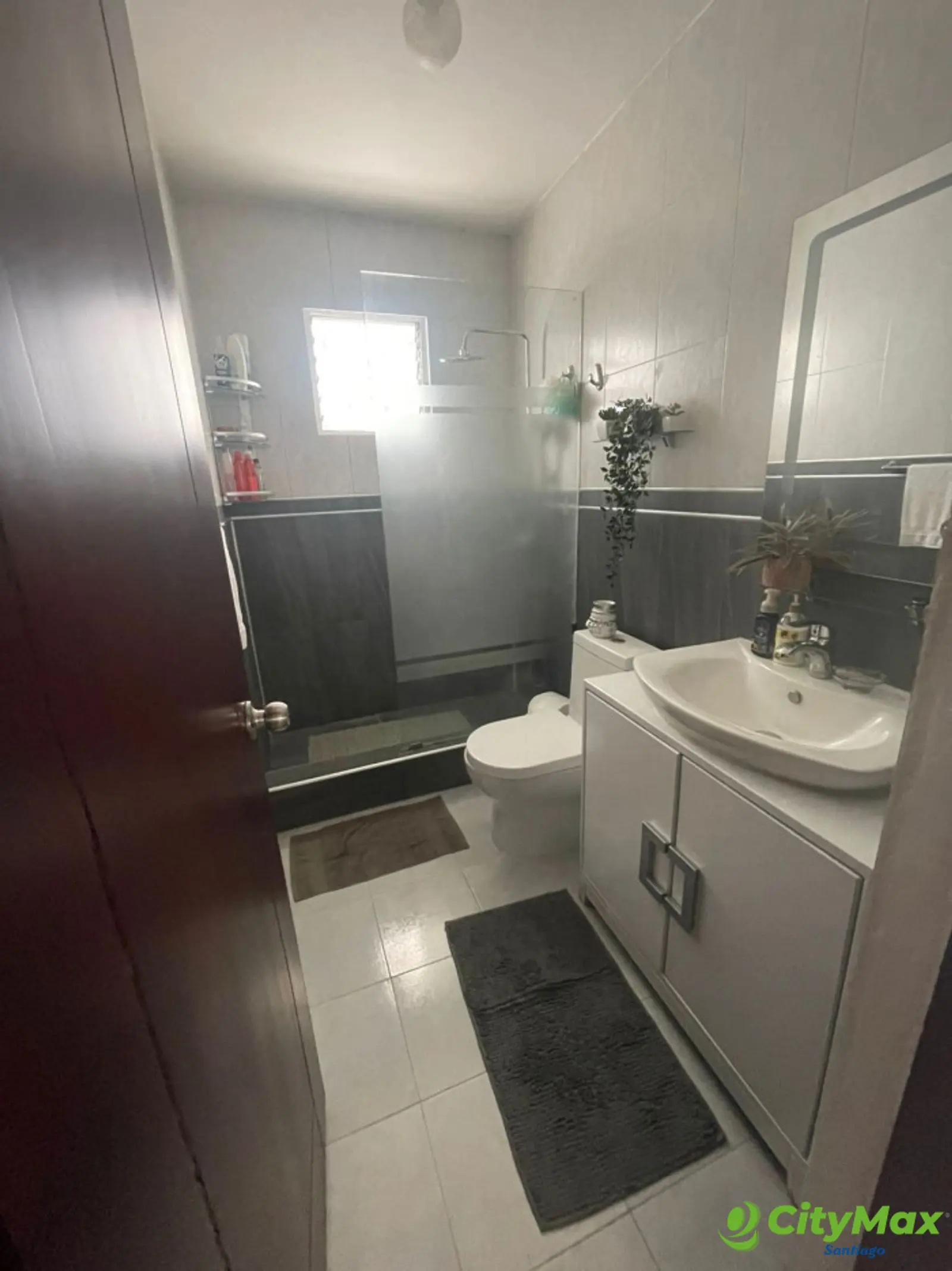 VENTA DE CASA CON PATIO EN LLANOS DE GURABO - foto 10