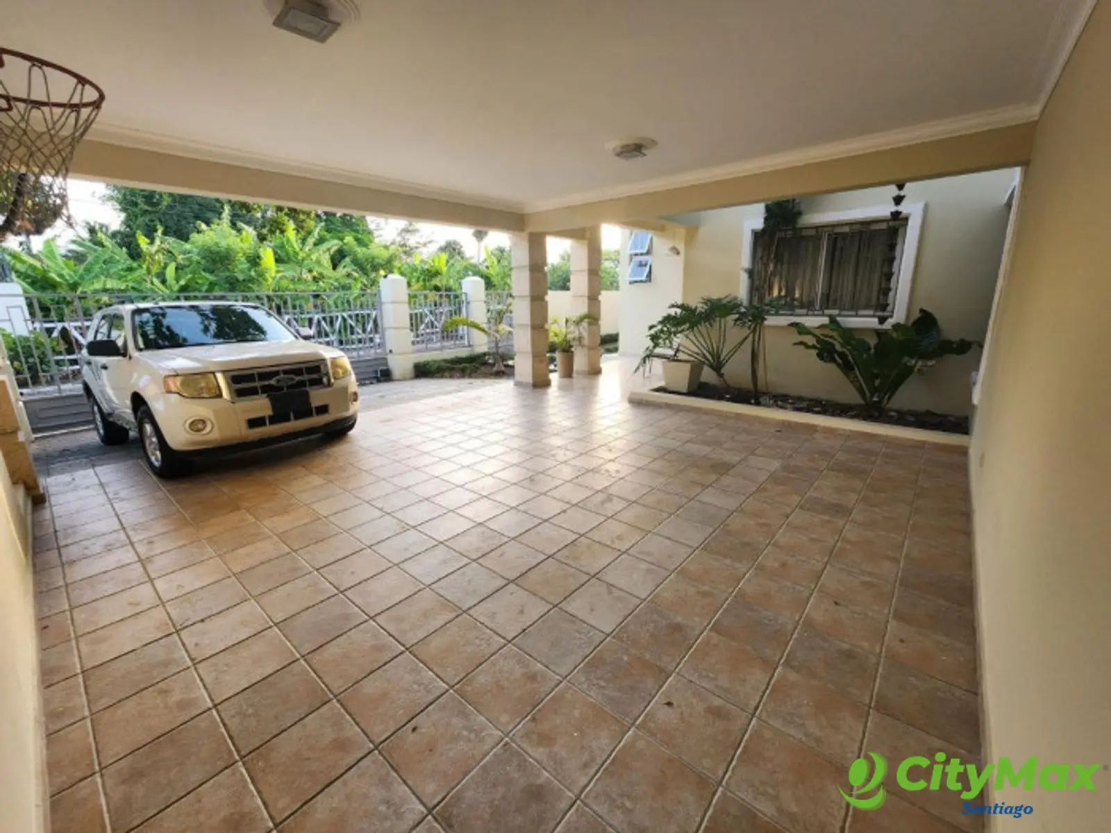 VENTA DE CASA CON AMPLIO PATIO EN LAS CARMELITAS  - foto 10