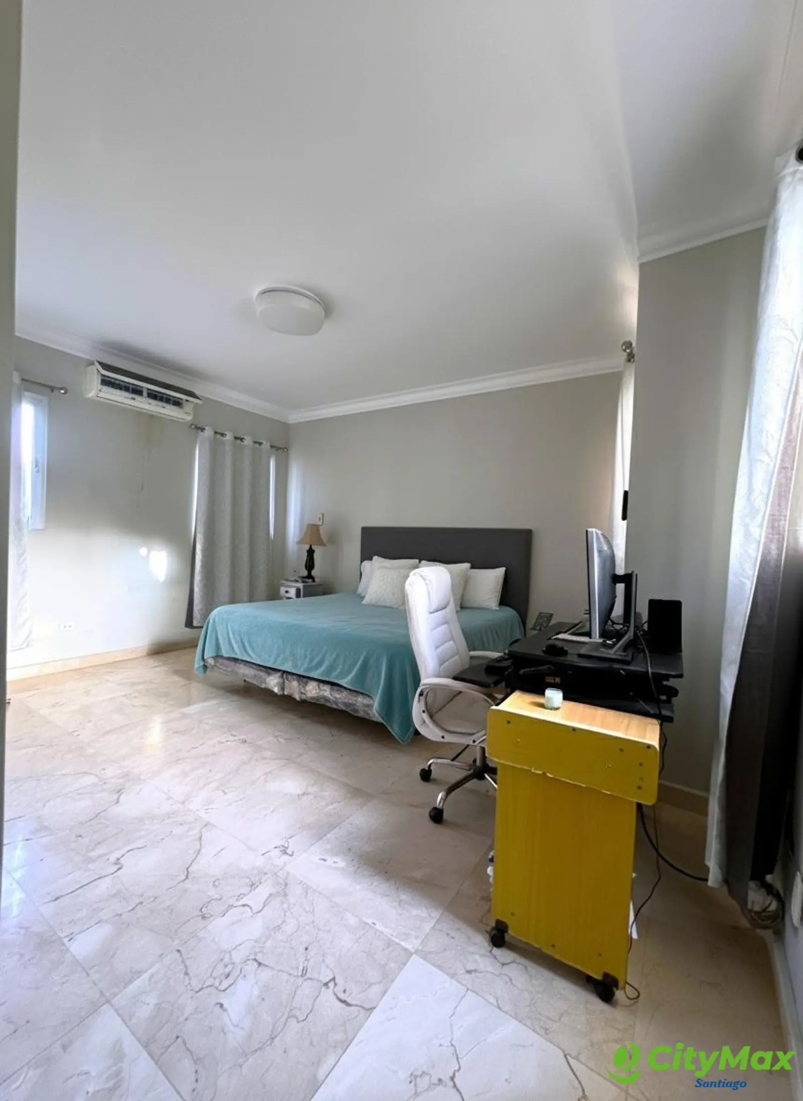 VENTA DE CASA CON AMPLIO PATIO EN LAS CARMELITAS  - foto 15