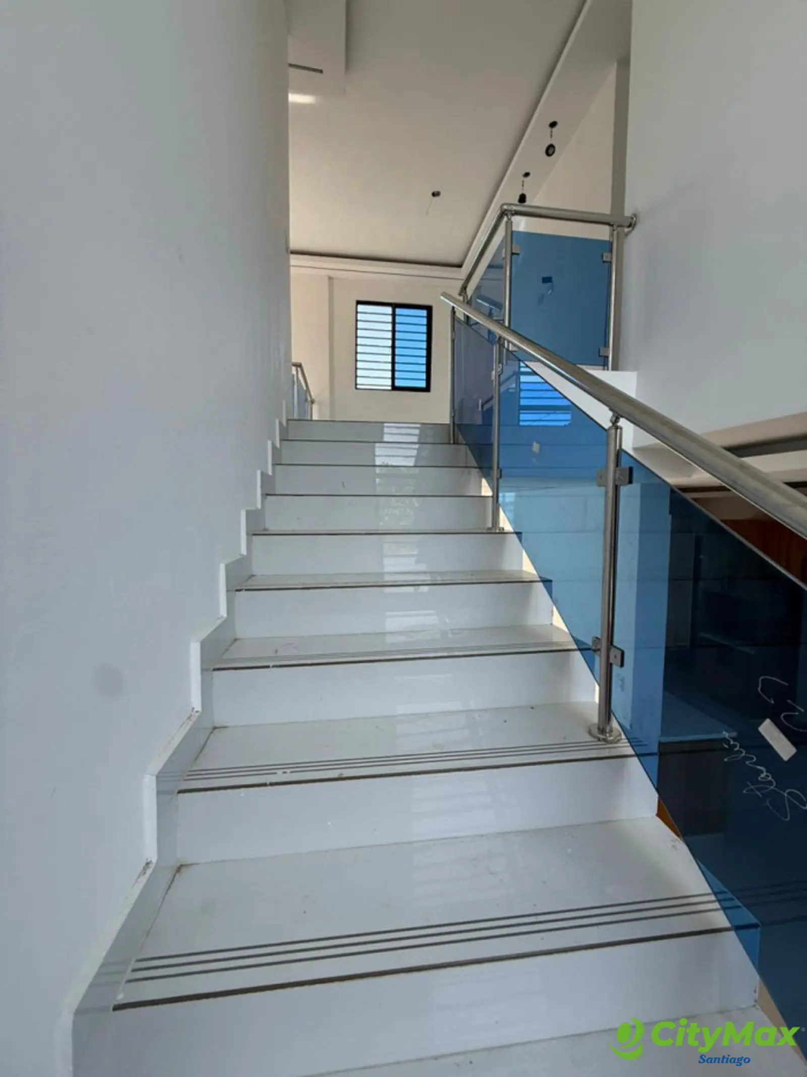 VENTA DE CASA CON PATIO EN LOS LLANOS DE GURABO - foto 10