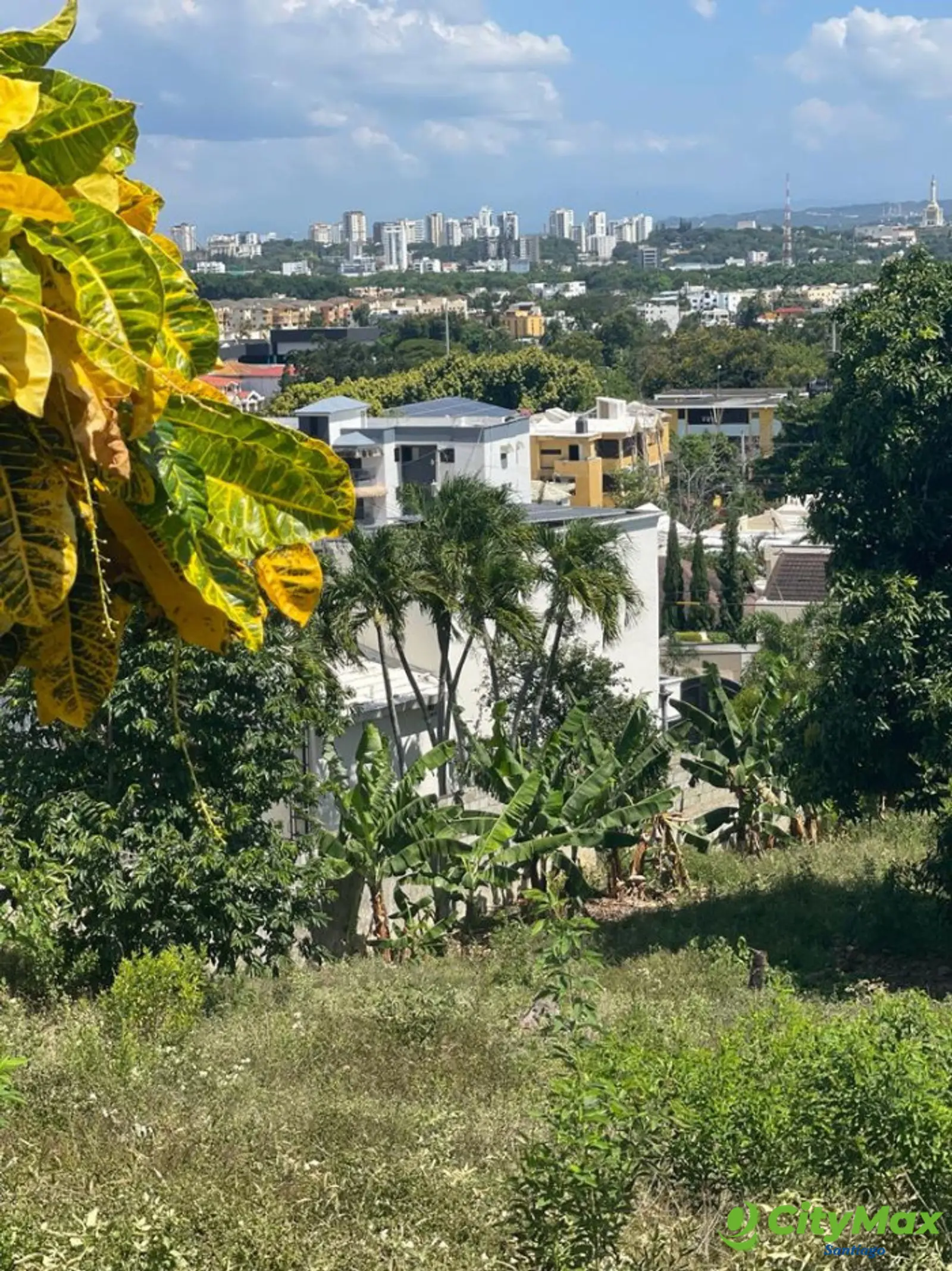 Terreno residencial en venta en Cerro Alto, Santiago - foto 3